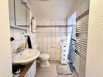 Badezimmer Anbau - Gepflegtes Mehrfamilienhaus mit fünf Wohneinheiten und Garagen in OB-Osterfeld