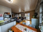 Wohnzimmer - Stilvolle 2-Zimmer-Wohnung mit großem Balkon wartet auf Sie!
