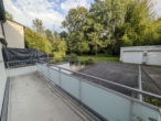 Balkon - 2,5-Zimmer-Wohnung mit Balkon, EBK und Garage in gepflegtem Haus mit großem Garten