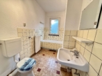 1. Tageslichtbad EG - Einfamilienhaus mit Souterrainwohnung und Baugrundstück im Herzen von Oberhausen-Alstaden