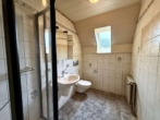 Badezimmer DG - Charmantes freistehendes Einfamilienhaus mit Wintergarten und großem Gartenparadies in ruhiger Lage