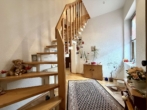 Flur - Charmante Maisonettewohnung mit historischem Flair und großzügigem Raumangebot in MH-Styrum