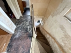 Treppenhaus - Doppelhaushälfte mit schönem Garten in Alstaden – Garage, Fernwärme & Entwicklungspotenzial