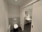 Toilette - Attraktive 3-Zimmer-Wohnung mit 2 Balkonen und traumhaftem Ruhrblick in Mülheim