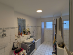 Badezimmer - Barrierefreies Rendite-Juwel im Wohndorf Laar – Wohnkomfort trifft auf Sicherheit