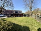 Gemeinschaftsgarten - Attraktive Dachgeschosswohnung mit großem Balkon, Garage & Blick ins Grüne