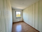 Kinderzimmer - Attraktive Dachgeschosswohnung mit großem Balkon, Garage & Blick ins Grüne